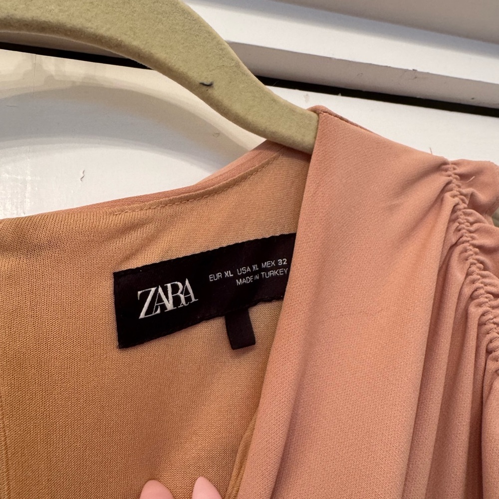 Zara SHORT RUFFLED DRESS XL | BEIGE-PINK - Picture 3 of 4